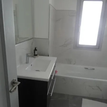 Lemon Tree House بيت للعطل إِستيبونا