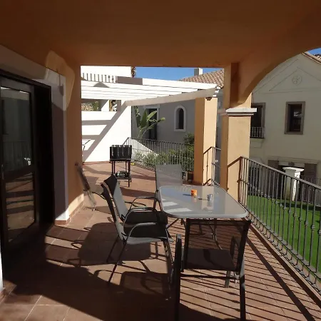 بيت للعطل Lemon Tree House